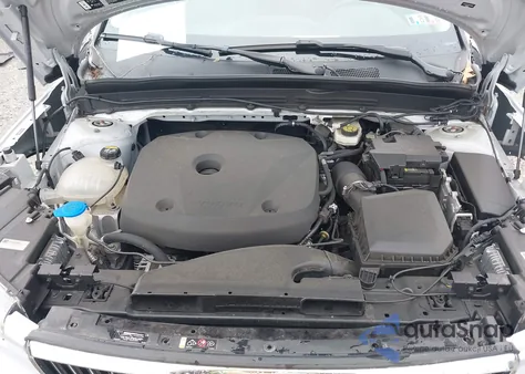 2021 Volvo Xc40 T5 Inscription z USA, uszkodzony, nr VIN YV4162UL6M2476490